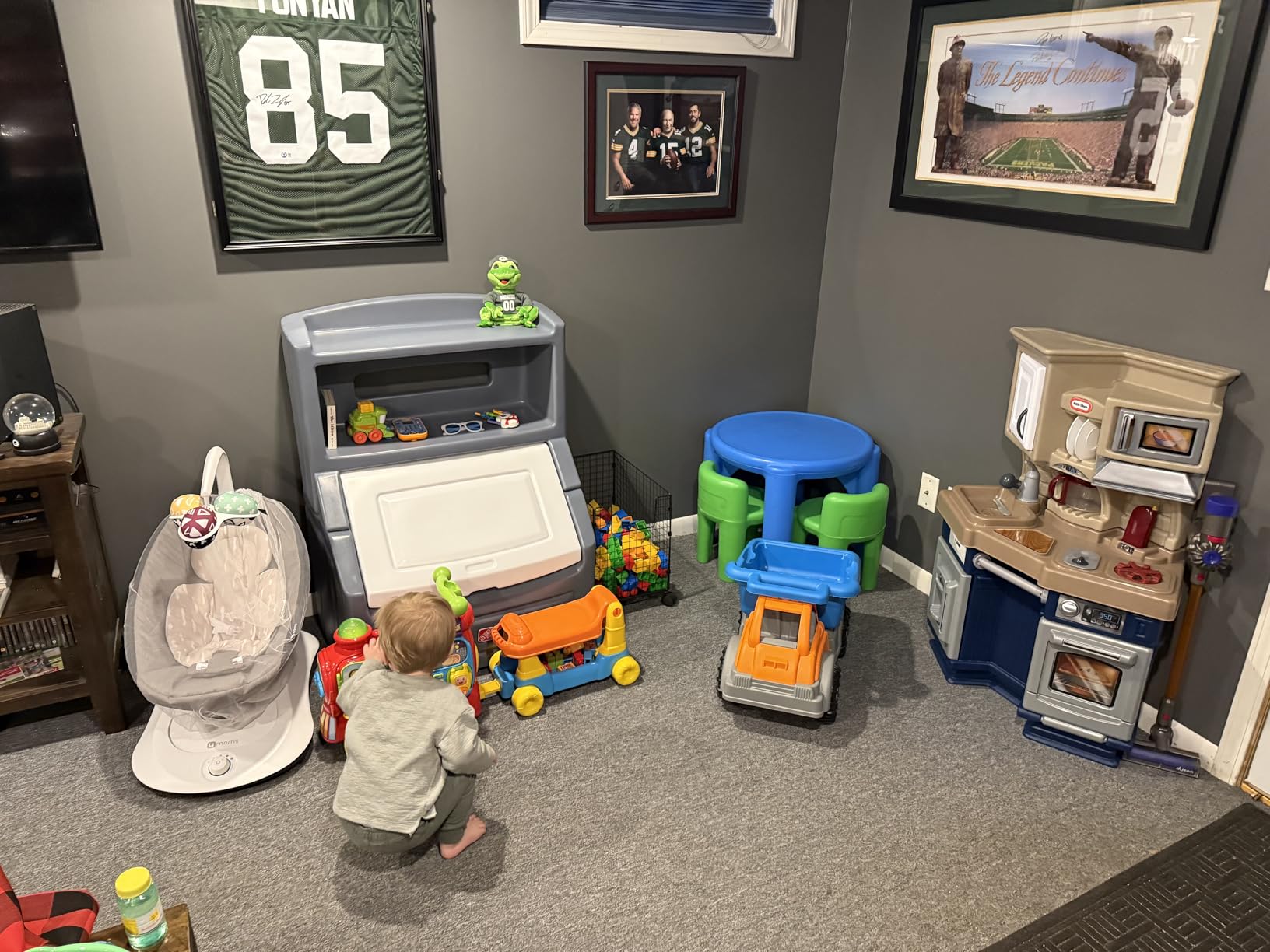 Little Tikes Bright 'n Bold Table & Chairs, Green/Blue, 24 x 24 x 18 customer photo 1