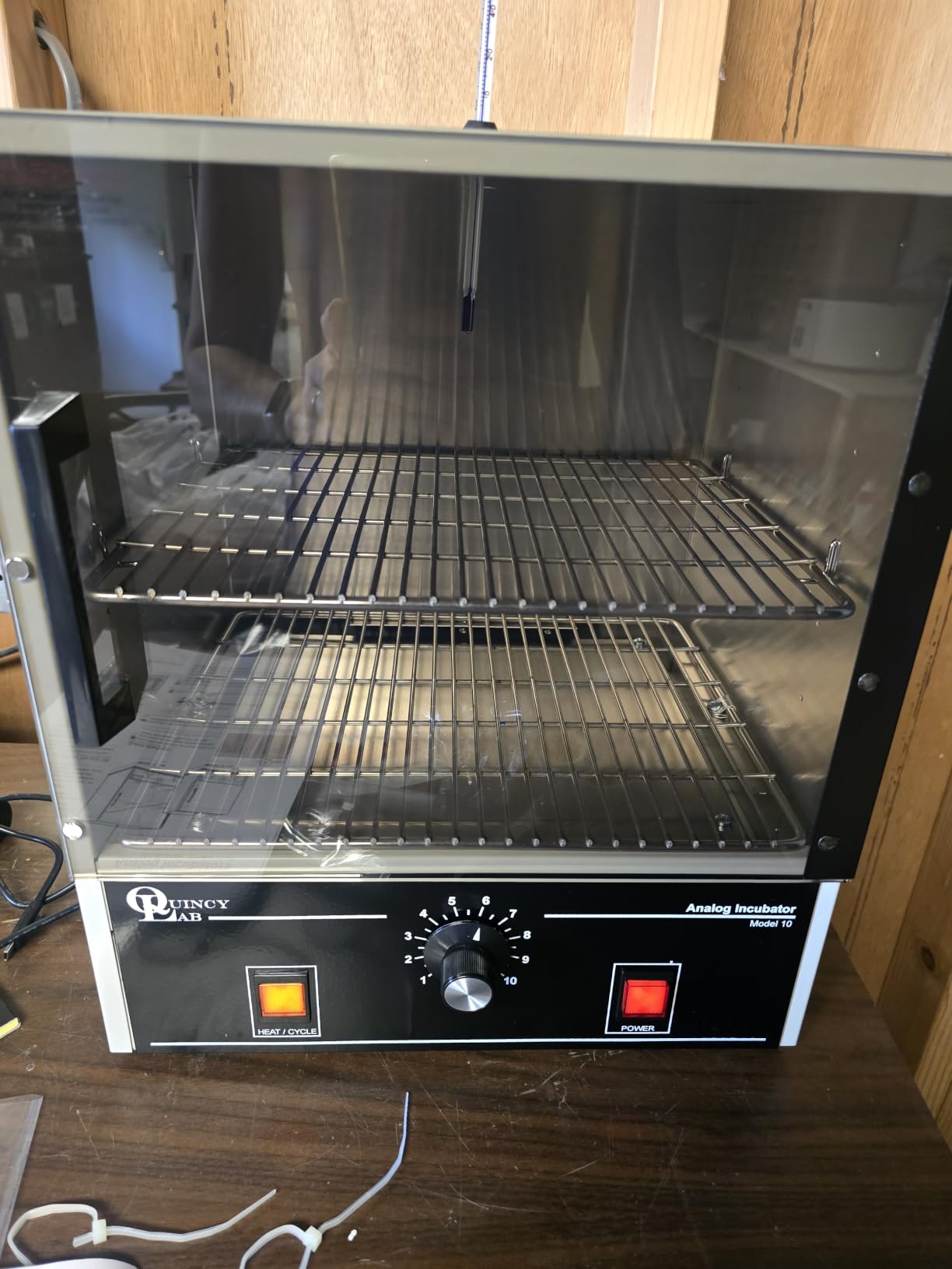 Quincy Lab 12-140 Acrylic See-Through Door Incubator, Ambient + 2 to 62 Degrees C Temperature Range, 2 Cu. Ft. Capacity, 115V customer photo 2