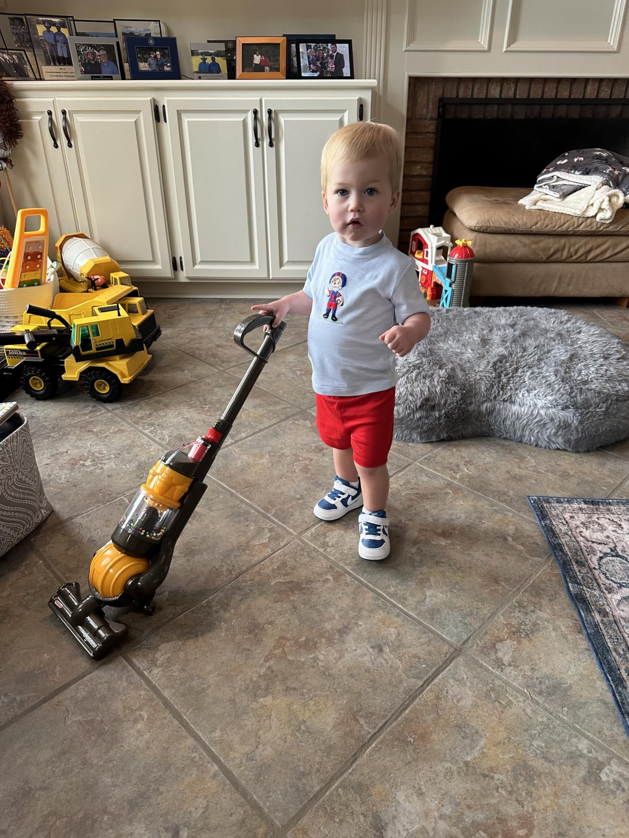Casdon Dyson Ball Miniature Dyson Ball Replica for Children Aged 3+ with Twist and Turn Action for Realistic Role-Play Fun! customer photo 1