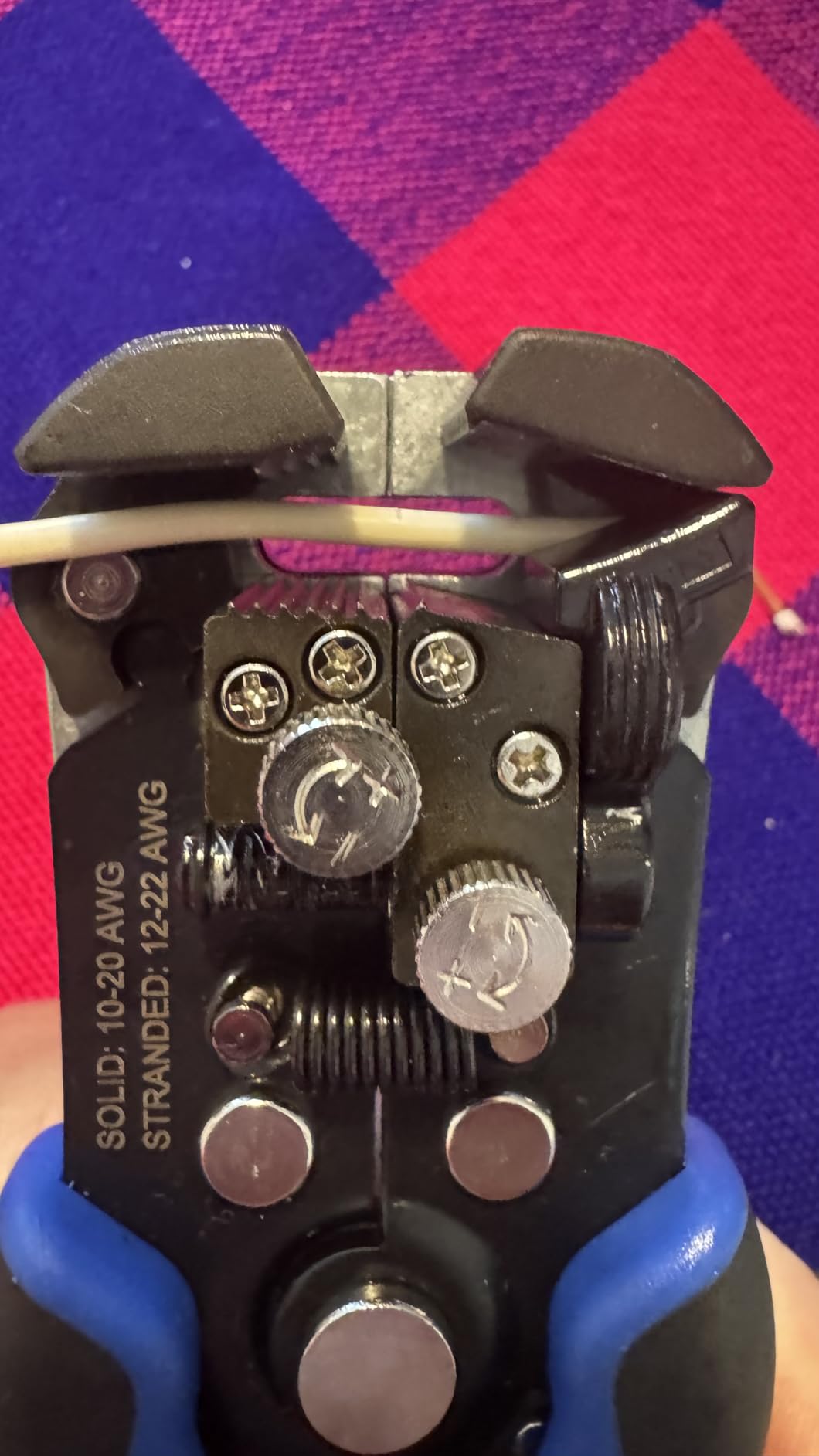 Klein Tools 11061 Self-Adjusting Stripper / Cutter, Heavy Duty, for 10-20 AWG Solid, 12-22 AWG Stranded, and Romex Wire 12/2 and 14/3 customer photo 1