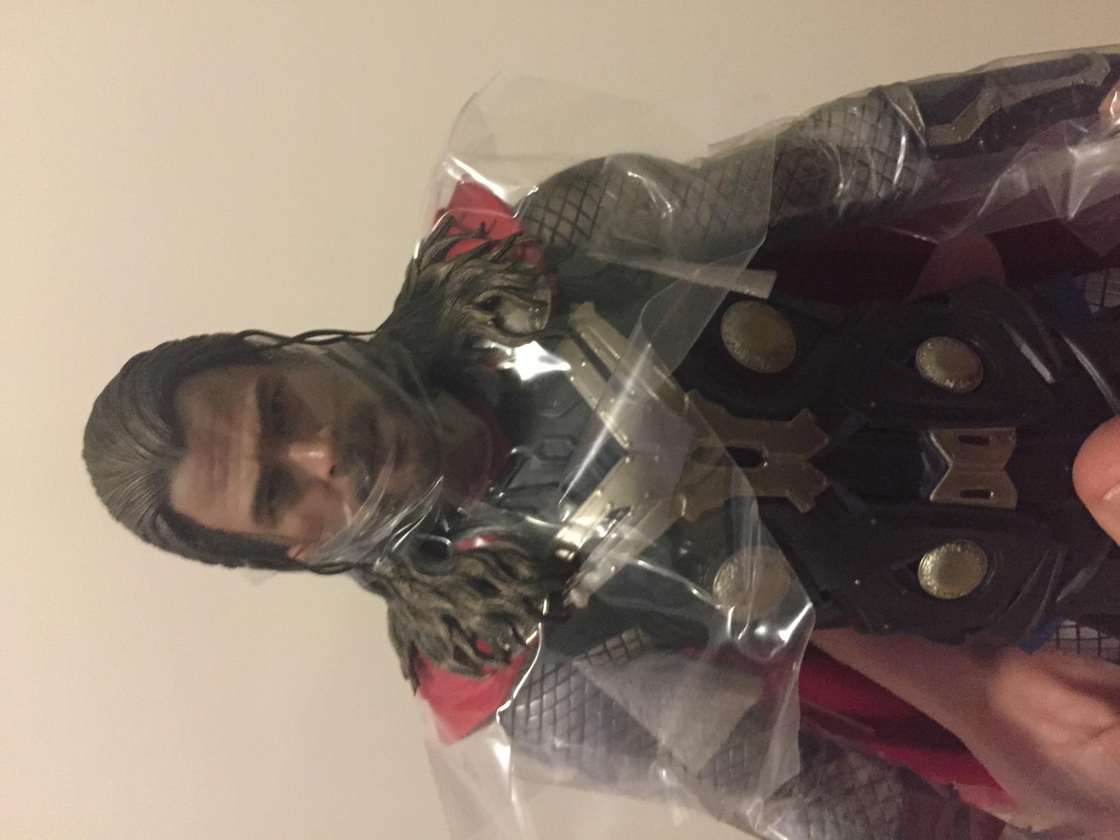Hot Toys - Thor the Dark World - One Sixth Scale - Thor customer photo 2