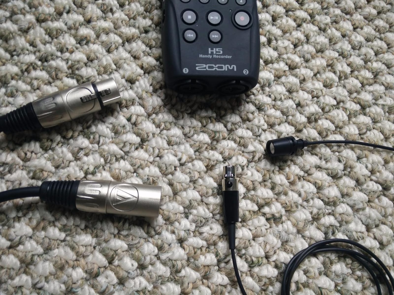 Shure Centraverse CVL Lavalier Condenser Microphone - Black customer photo 1