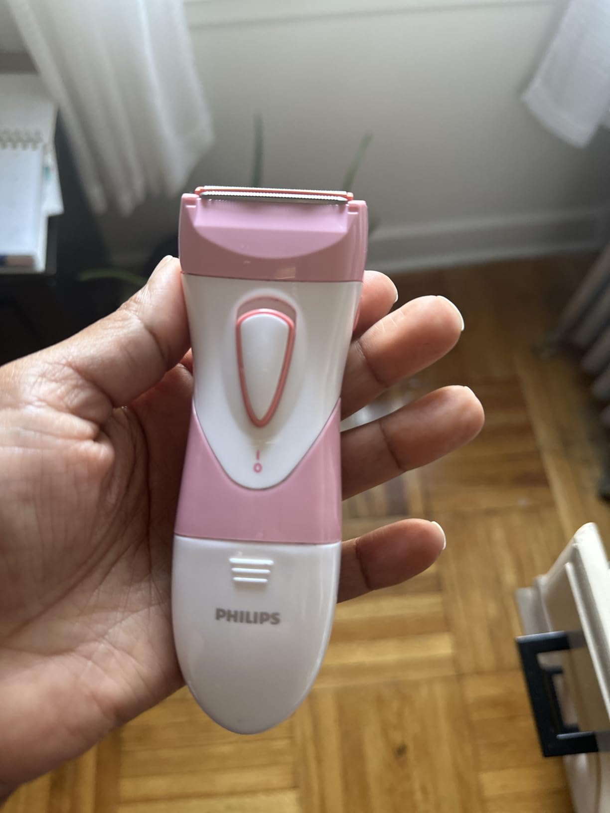 Philips SatinShave Essential Women’s Wet & Dry Electric Shaver for Legs & Body, Cordless, with Hypoallergenic Foil, HP6306/50 customer photo 1