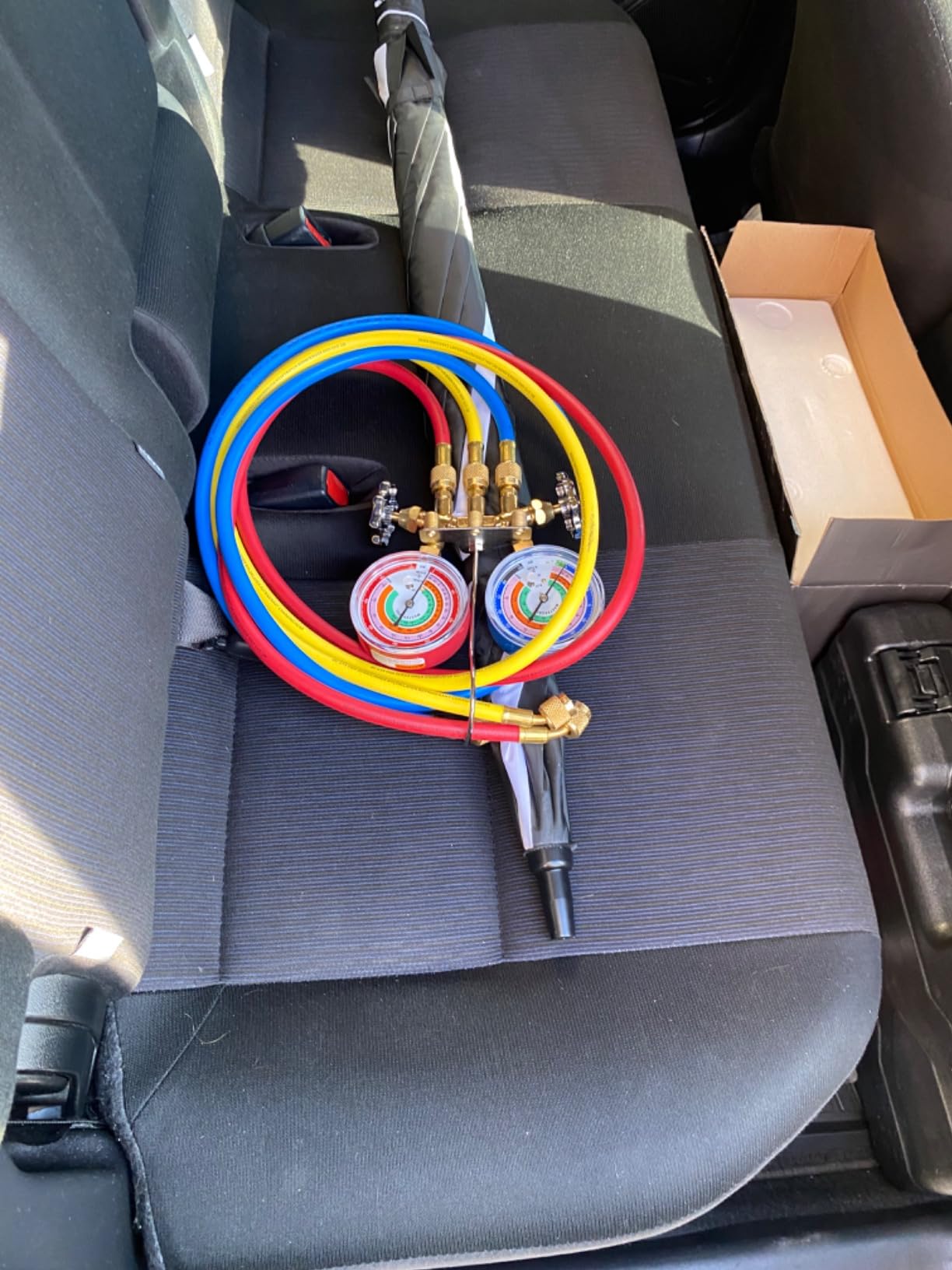 Mastercool 59161 R22/R404A 2-Way Brass Manifold Gauge Set customer photo 1