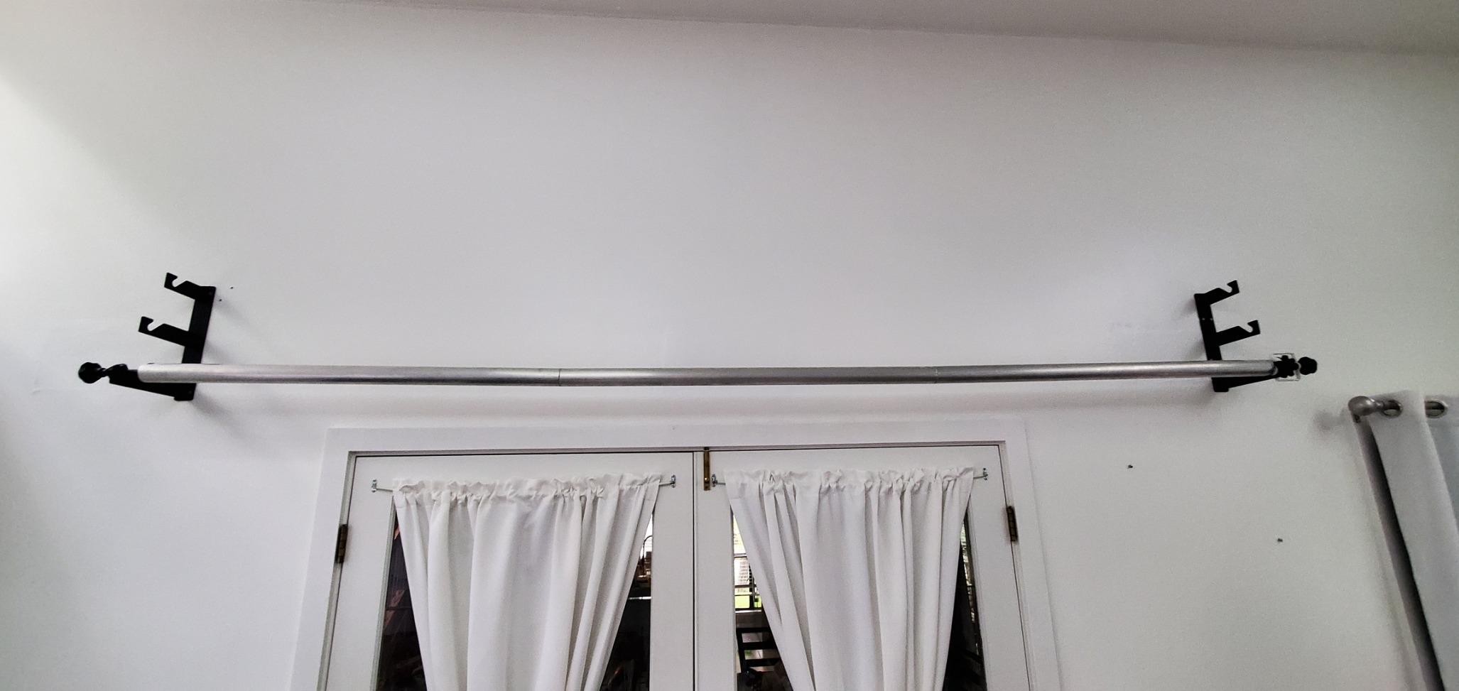 NEEWER Photography 3 Roller Wall Mounting Manual Background Support System with 2 x Tri Fold Hook, 6 x Expand Bar, 3 x Chain, Load Capacity per Roller: 22lb/10kg customer photo 2