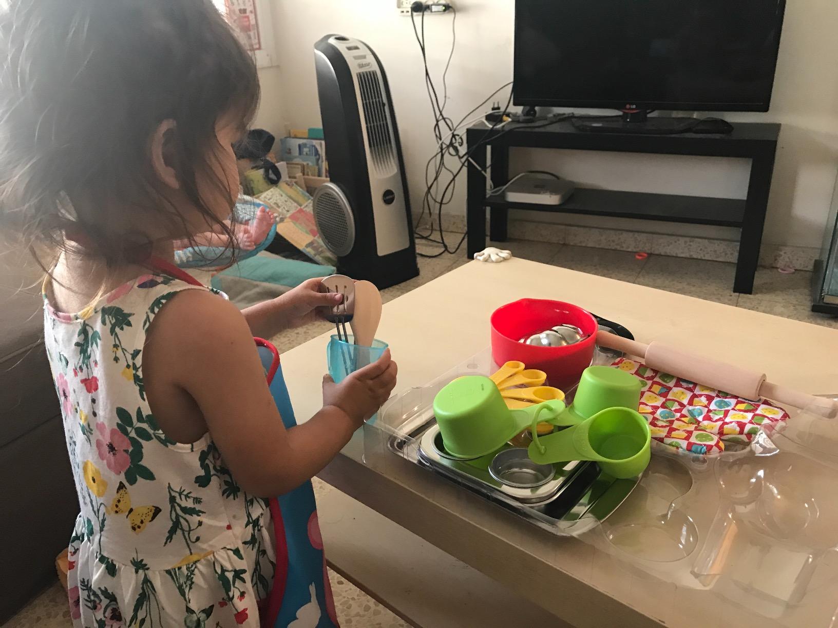 Melissa & Doug Baking Play Set (20 pcs) - Play Kitchen Accessories customer photo 2