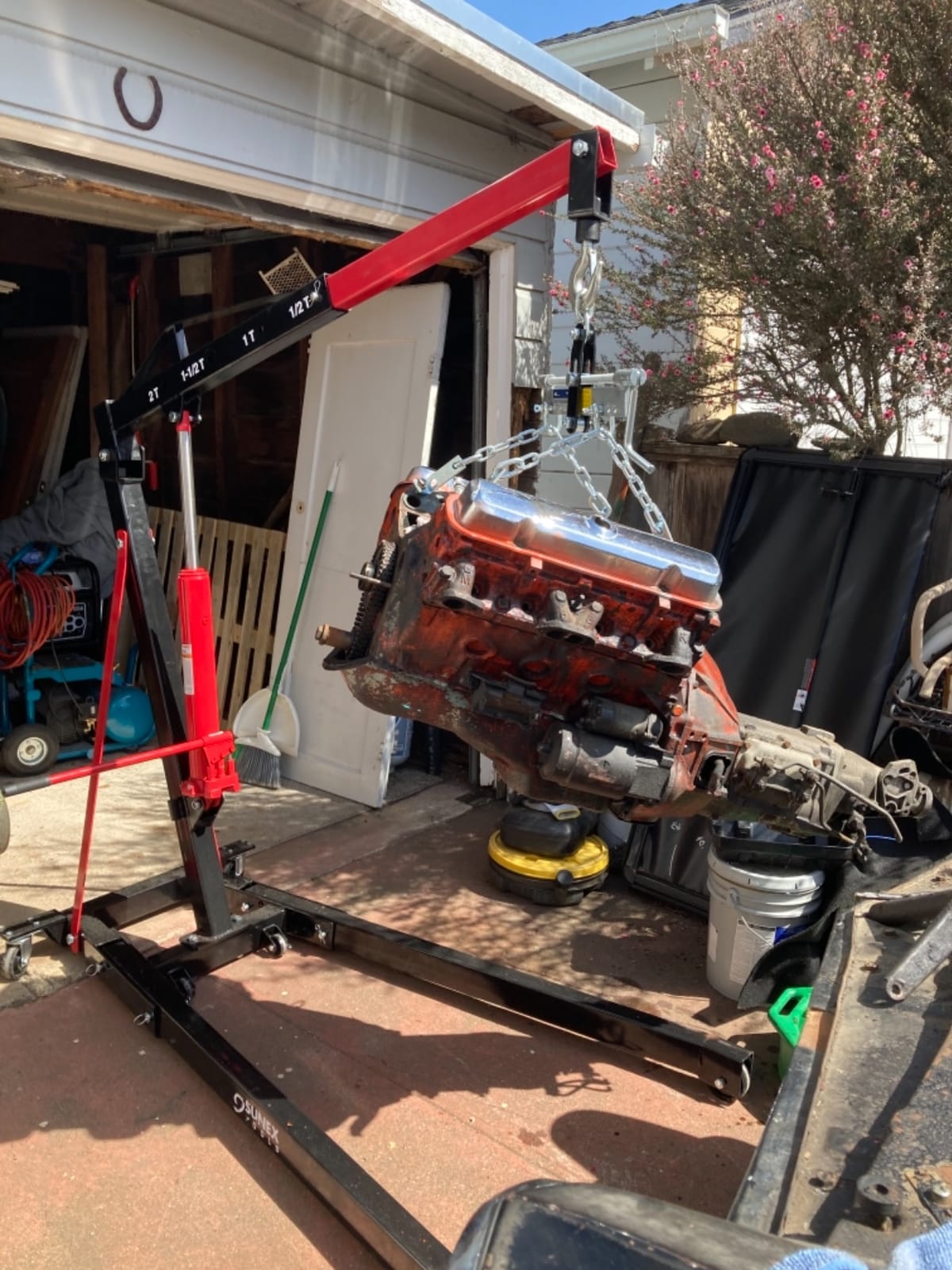 SUNEX TOOLS 5222 2-Ton Folding Engine Crane with Dual Pump Pistons customer photo 1