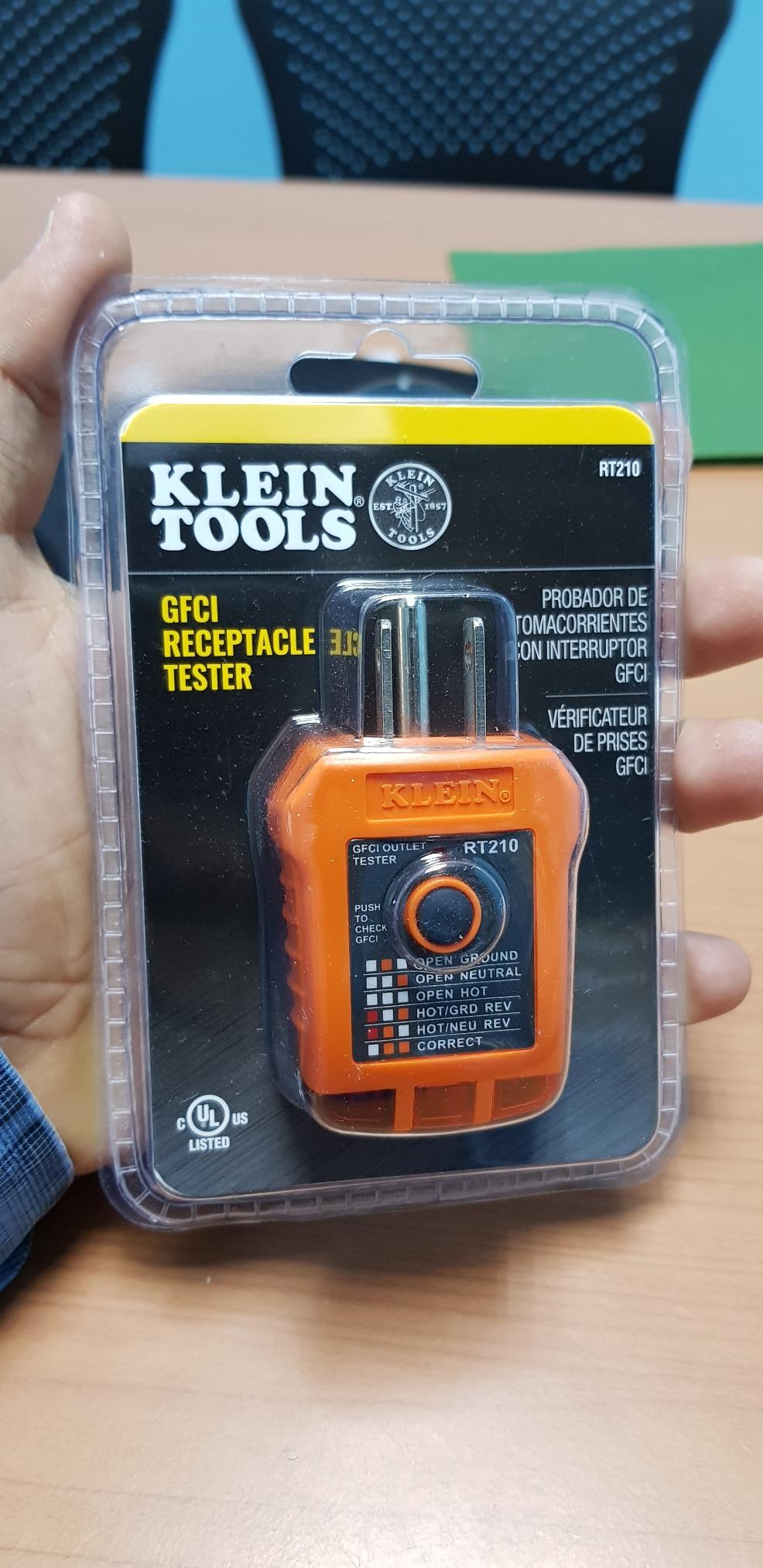 Klein Tools RT210 Outlet Tester, Receptacle Tester for GFCI / Standard North American AC Electrical Outlets, Detects Common Wiring Problems customer photo 1