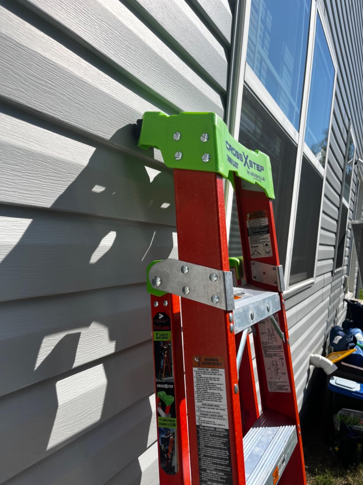 Louisville Ladder 4-foot Fiberglass Cross Step Ladder, 300-Pound Load Capacity, Type IA, FXS1504 customer photo 1
