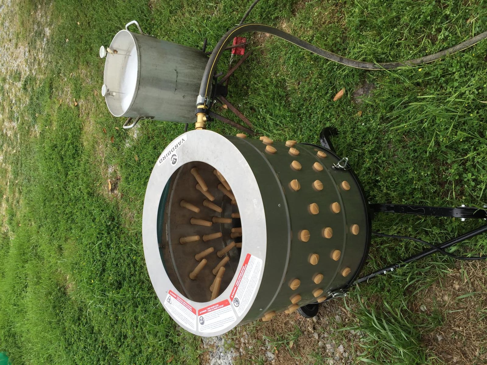 Yardbird 21833 Chicken Plucker, Stainless Steel, 1.5 HP Motor, 20-inch Drum, 110 Natural Soft Fingers, Integrated Irrigation Ring, Transport Wheels, Simple Debris Collection customer photo 1