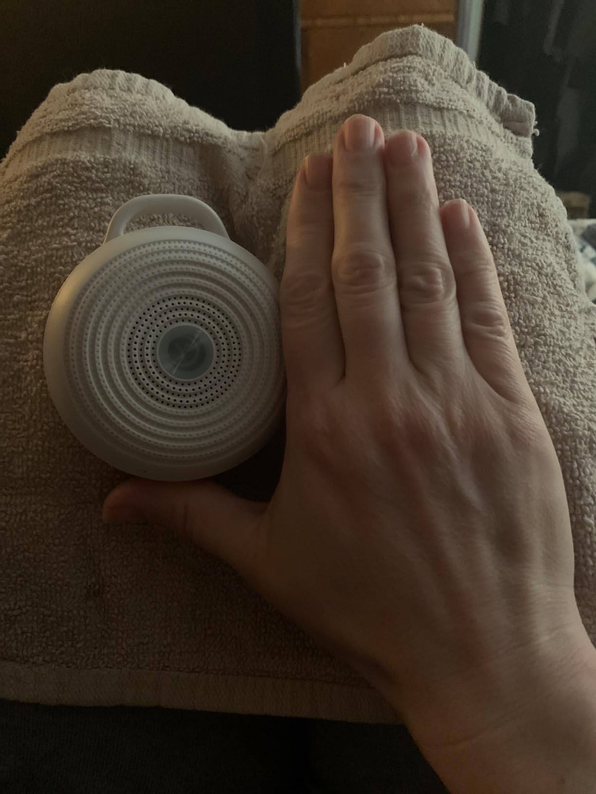 Yogasleep Rohm Portable White Noise Sound Machine, 3 Soothing Natural Sounds with Volume Control, Sleep Therapy For Adults, Kids & Baby, Noise Cancelling for Office Privacy & Meditation, Registry Gift customer photo 1