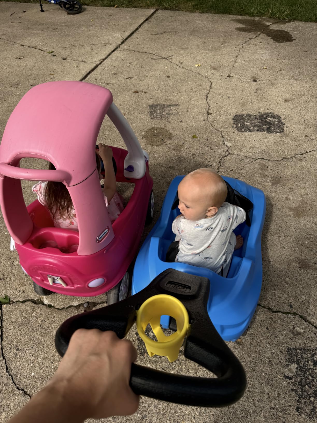 Step2 Whisper Ride Cruiser Kids Push Car, Ride On Toy, Stroller Substitute, Includes Seat Belt & Horn, Made of Durable Plastic, Max Weight 50 lbs., For Toddlers 1.5-4 Years Old, Blue customer photo 1