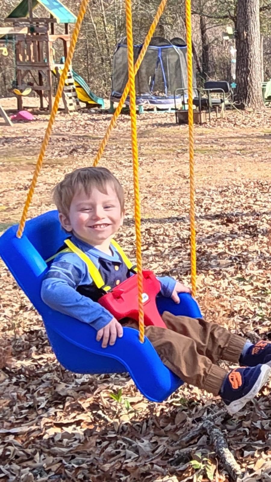Little Tikes Snug 'n Secure Blue Swing with Adjustable Straps, 2-in-1 for Baby and Toddlers Ages 9 Months - 4 Years customer photo 2