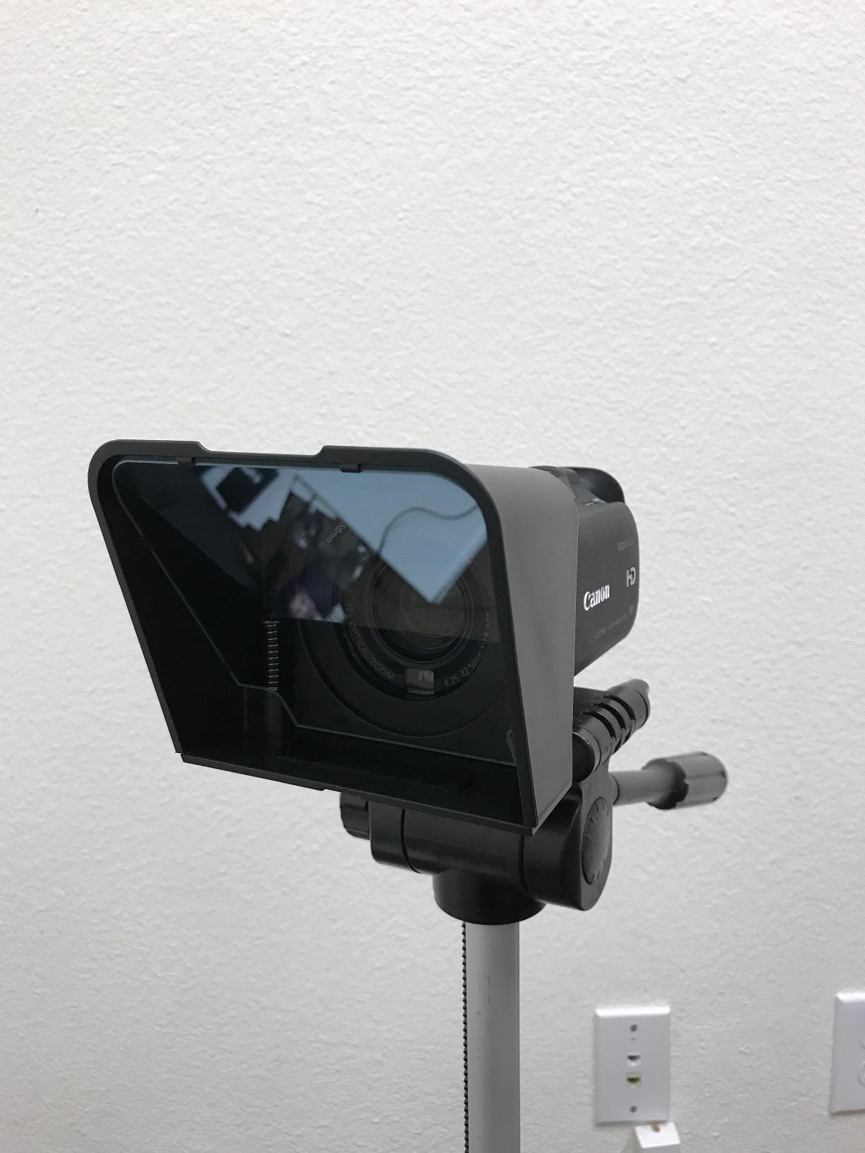 The Padcaster Parrot Teleprompter Kit, Portable Teleprompter for iPhone customer photo 2