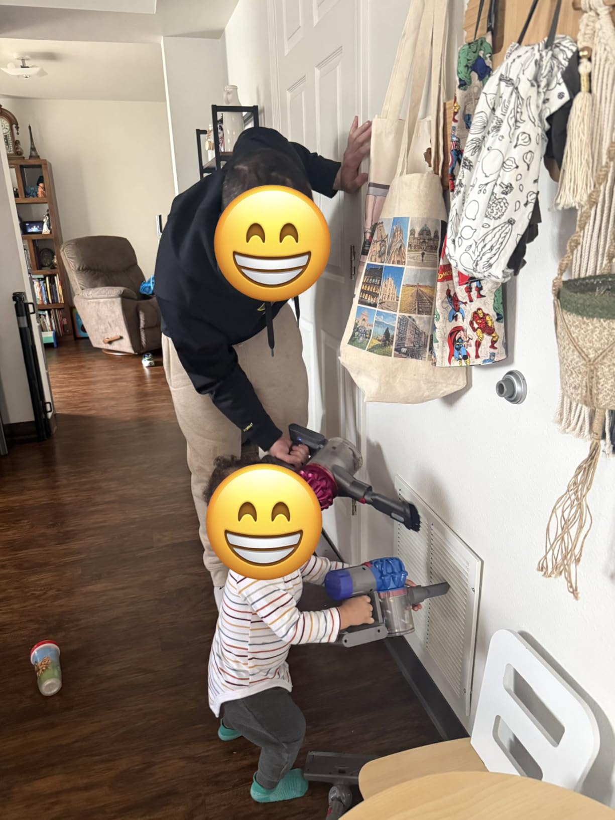 Casdon Dyson Cordless Vacuum Interactive & Officially Licensed Toy Dyson Vacuum for Children Aged 3+ Realistic Role-Play Fun, Purple and Orange customer photo 1