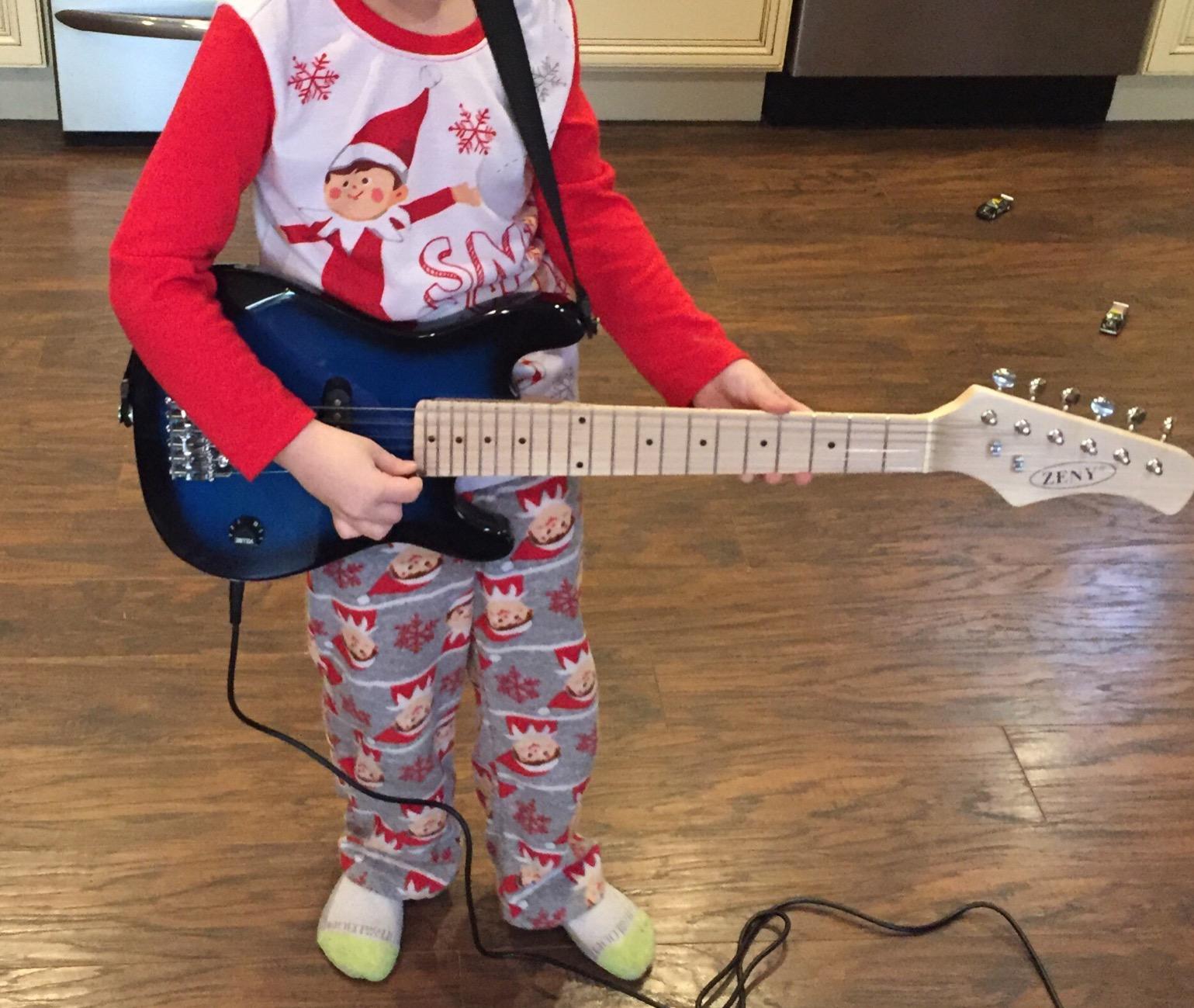 30 Inch Electric Guitar, Starter Kit for Kids with Amplifier,Picks, Gig Bag, Shoulder Strap, Cable & Accessory Kit,Solid Wood Body, Blue customer photo 1