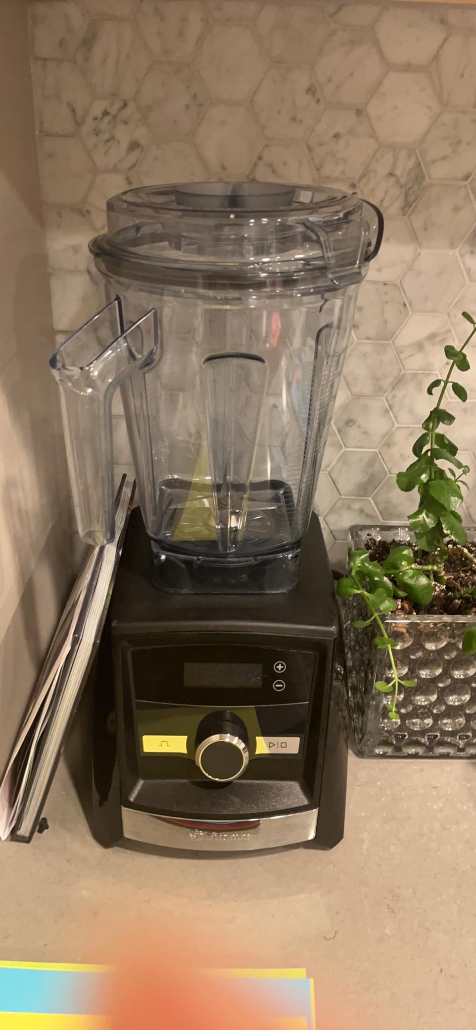 Vitamix A3300 Ascent Series Smart Blender, Professional-Grade, 64 oz. Low-Profile Container, Black customer photo 2