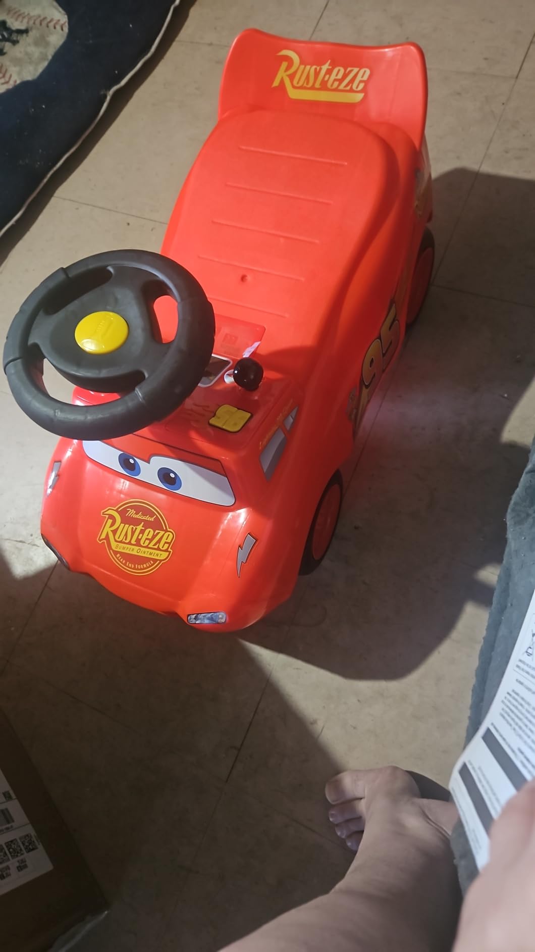 Kiddieland Lightning McQueen Ride-On Car, Foot-to-Floor Racer for Toddlers customer photo 2