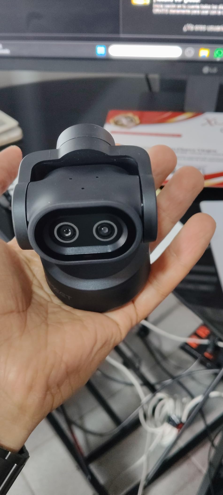 EMEET PIXY Dual-Camera AI-Powered PTZ Camera 4K, AI Tracking customer photo 1