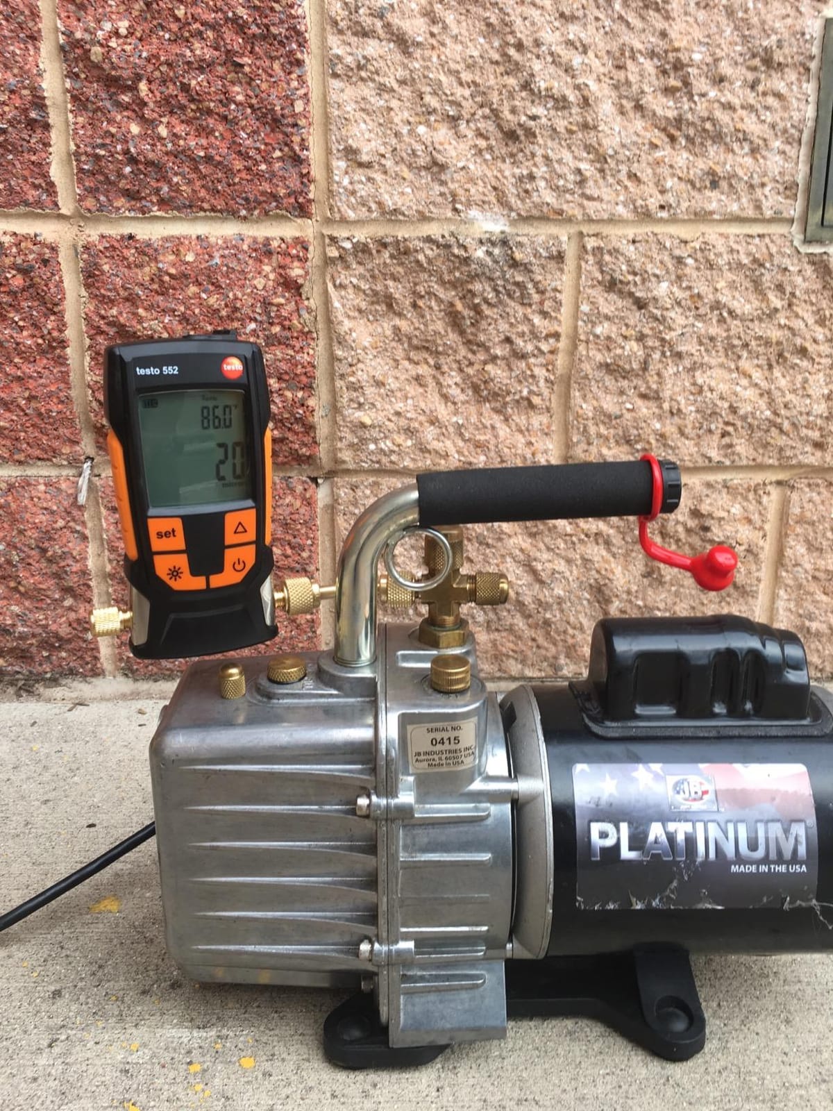 Testo 552 I Digital Vacuum Gauge I Micron Gauge with Bluetooth Support customer photo 2