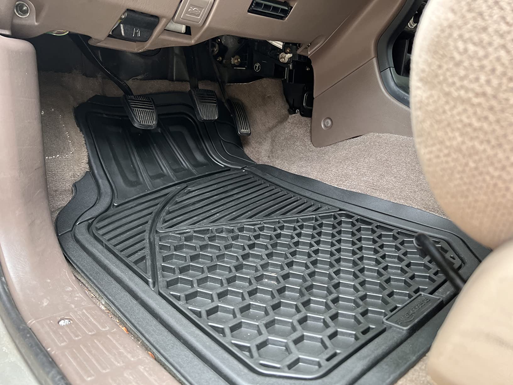 Amazon Basics Heavy Duty Thick PVC Car Floor Mats, Anti-Slip, Easy to Clean, Universal Trim-to-Fit All-Weather for Automotive SUV Sedans Trucks, 4-Piece, Solid Black customer photo 1