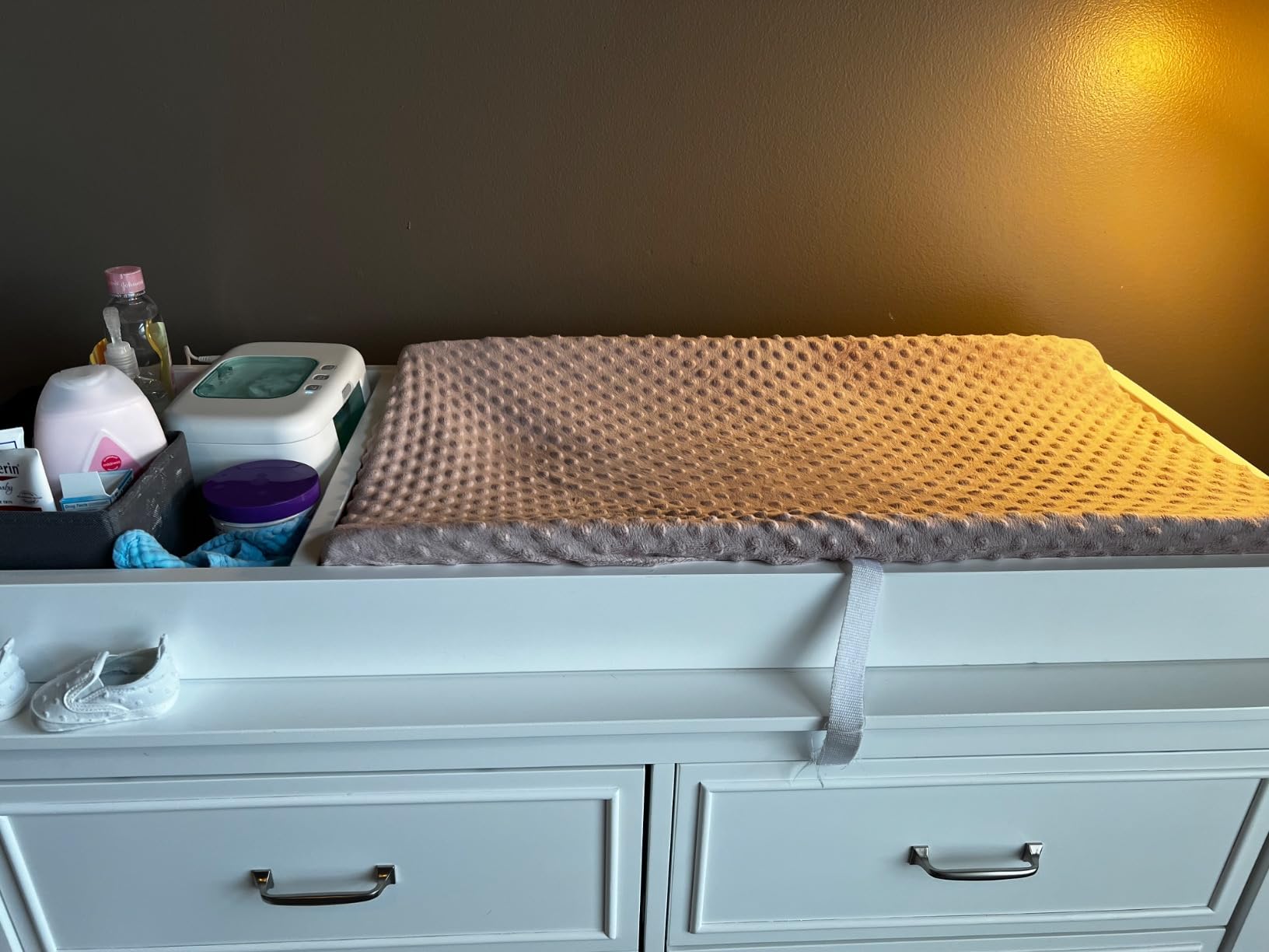 DaVinci Universal Wide Removable Changing Tray (M0619) in White customer photo 2