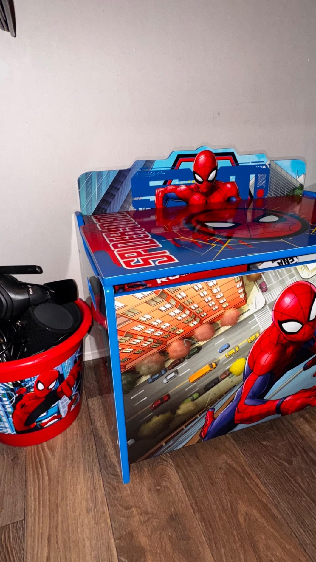 Delta Children Deluxe Toy Box, Disney/Pixar Cars customer photo 1