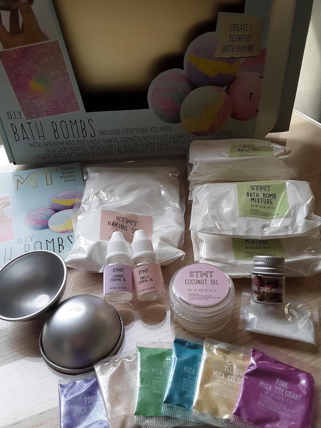 STMT D.I.Y. Bath Bomb Kit, STMT Kits for Girls, Bath Bomb Mold, Spa Kit for Kids, Bath Crumbles, Ages - 6+, 1 Count (Pack of 1), Green customer photo 2