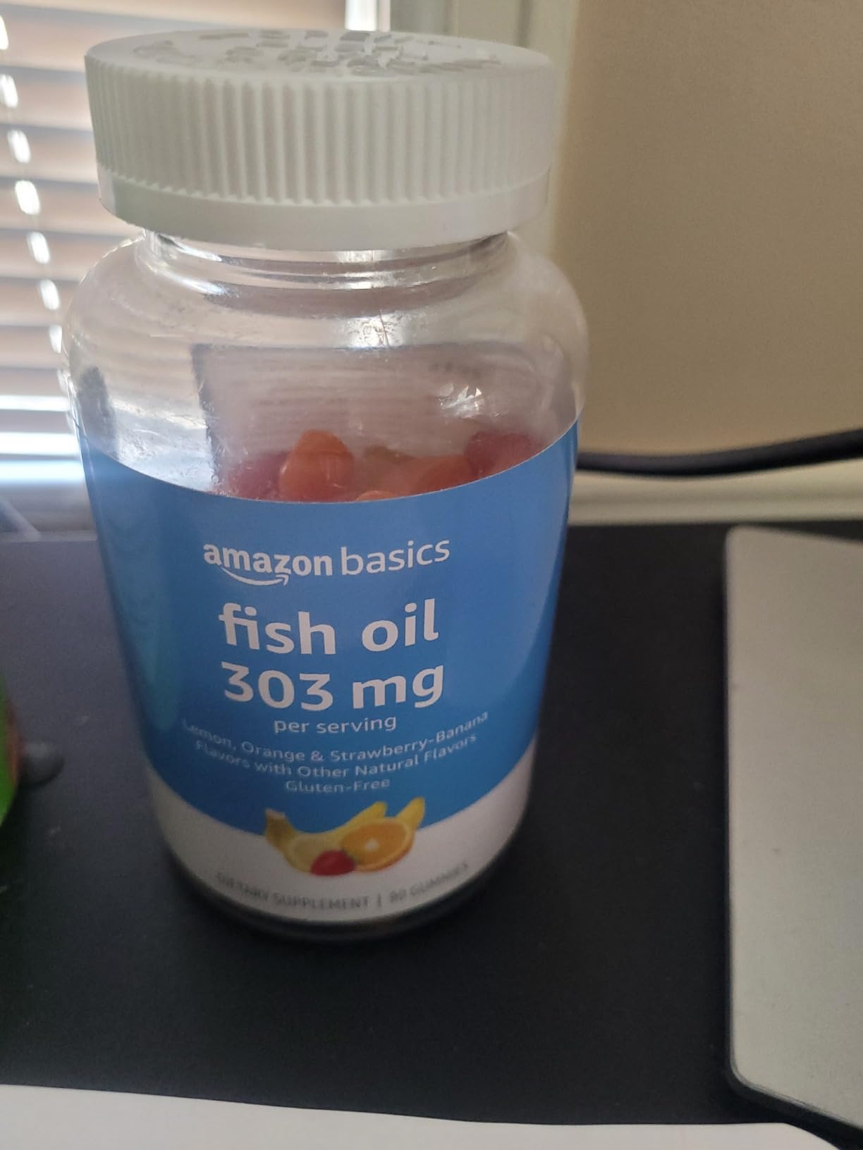 Amazon Basics Fish Oil 303 mg, Soft Chew Gummies, Lemon, Orange & Strawberry-Banana Flavors, 90 Count customer photo 2