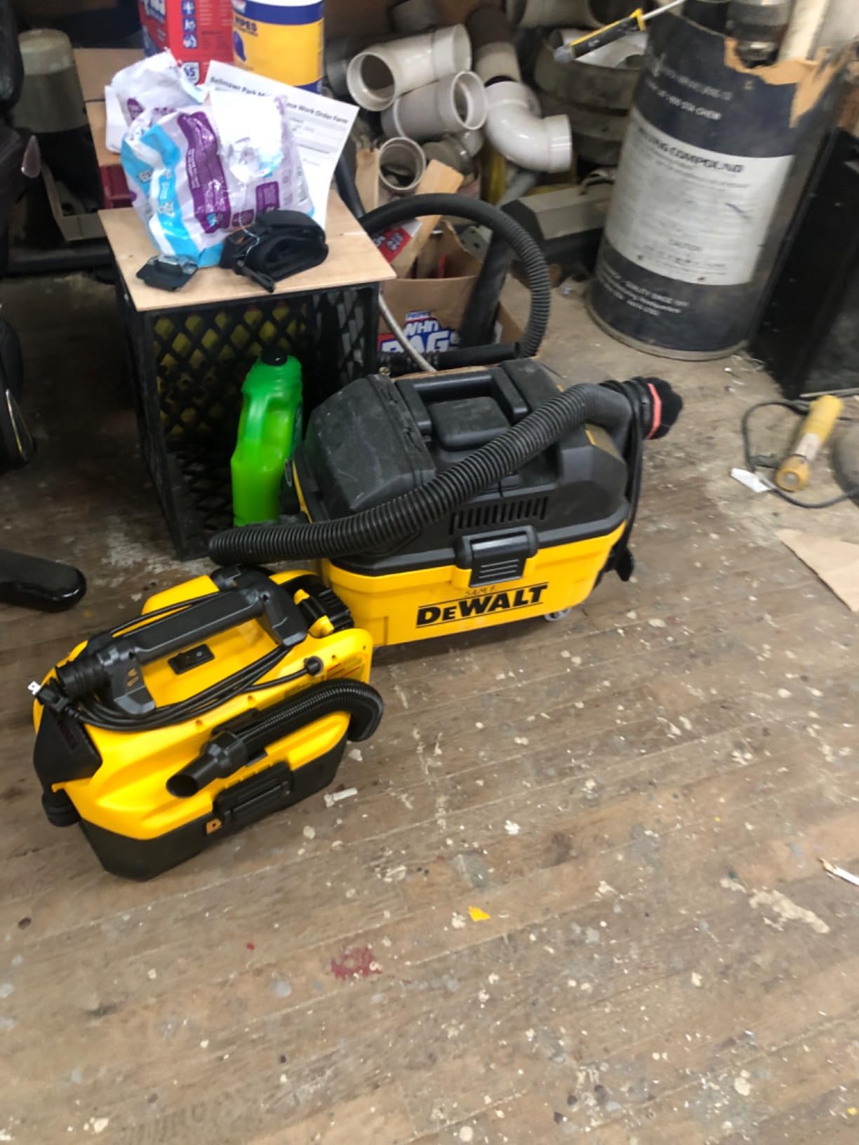 DEWALT DXV04T 4 Gallon 5 Peak HP Portable Corded Wet/Dry Shop Vacuum customer photo 1
