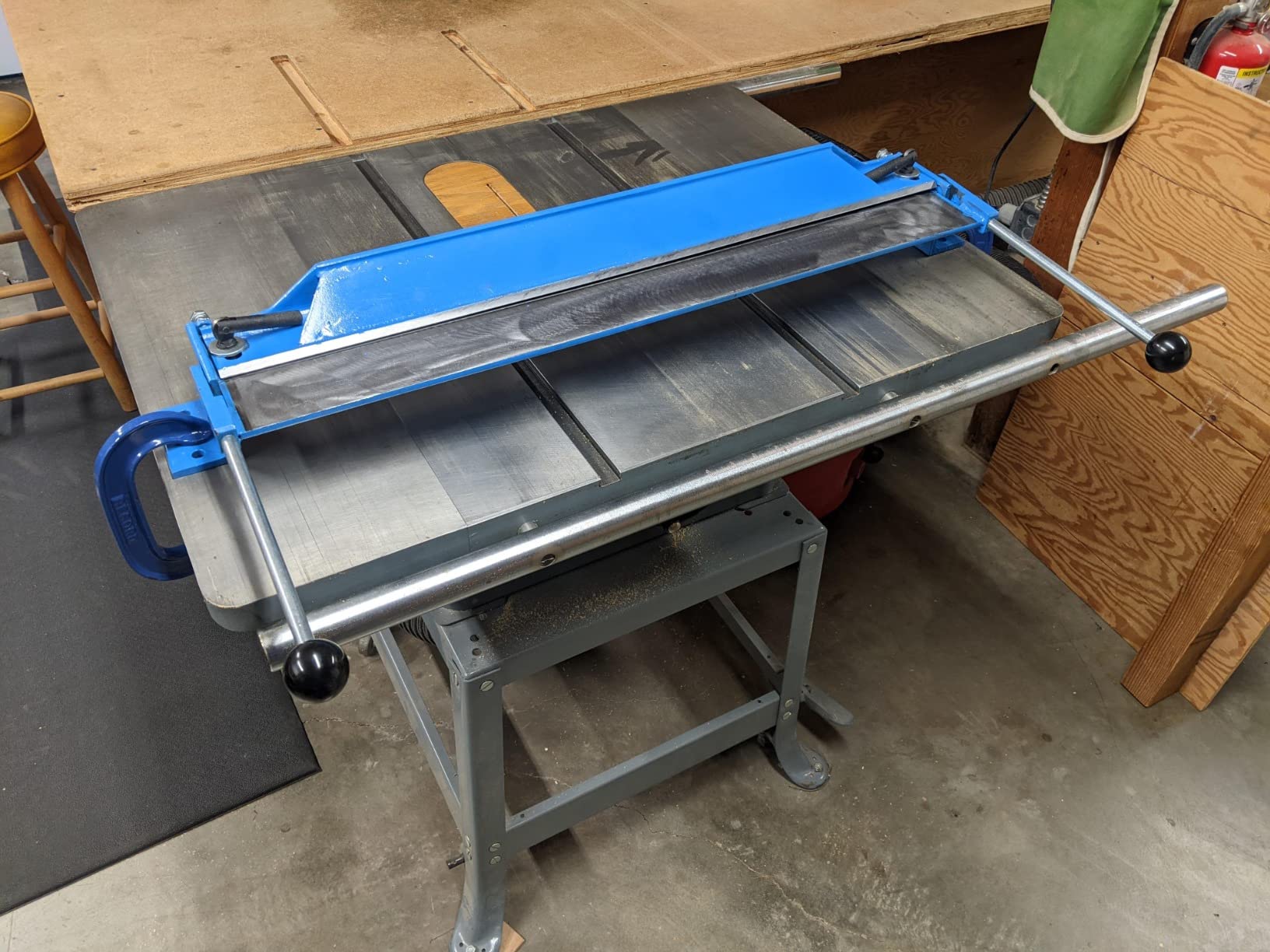 KF5002 Steel Bending Brake Sheet Metal Bender Metal Folder 28 Inch (730mm) 18 Ga (1.2mm) Capacity customer photo 2