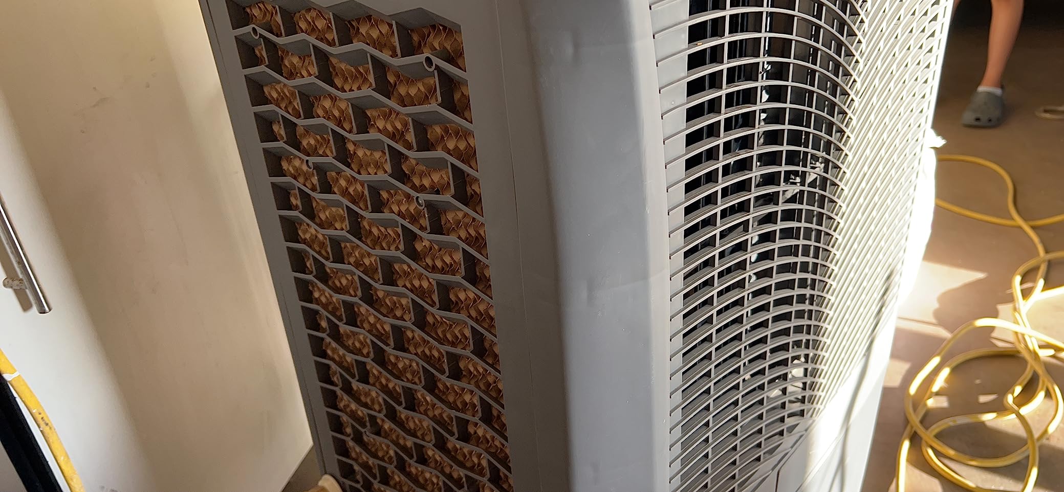 Hessaire MC37M Indoor or Outdoor Portable Oscillating Evaporative Swamp Air Cooler for 950 Square Feet of Space with Water Reservoir customer photo 2