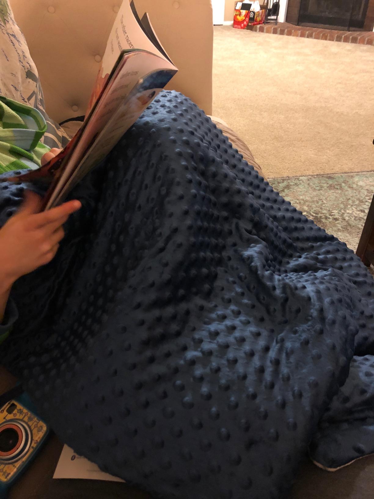 hazli Super-Soft Kids Weighted Blanket 5 Pounds - Weighted Blanket for Kids - Easy to Clean, Washable Minky Cover - 36x48 Inches 5lbs Child - Small Heavy Blanket for Girls and Boys customer photo 1