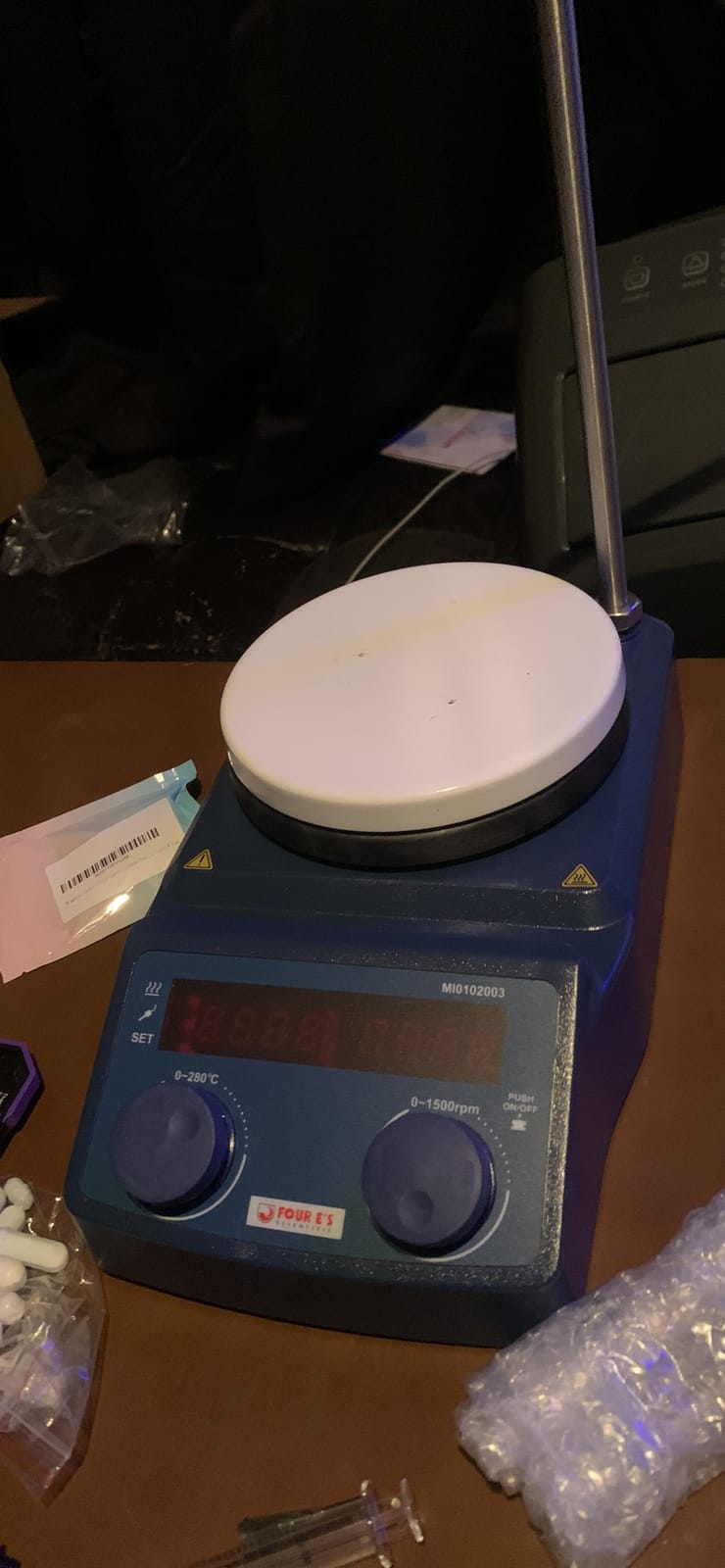 FOUR E'S SCIENTIFIC Magnetic Stirrer Hot Plate, 280℃/536°F, Max 5L, 110V customer photo 1