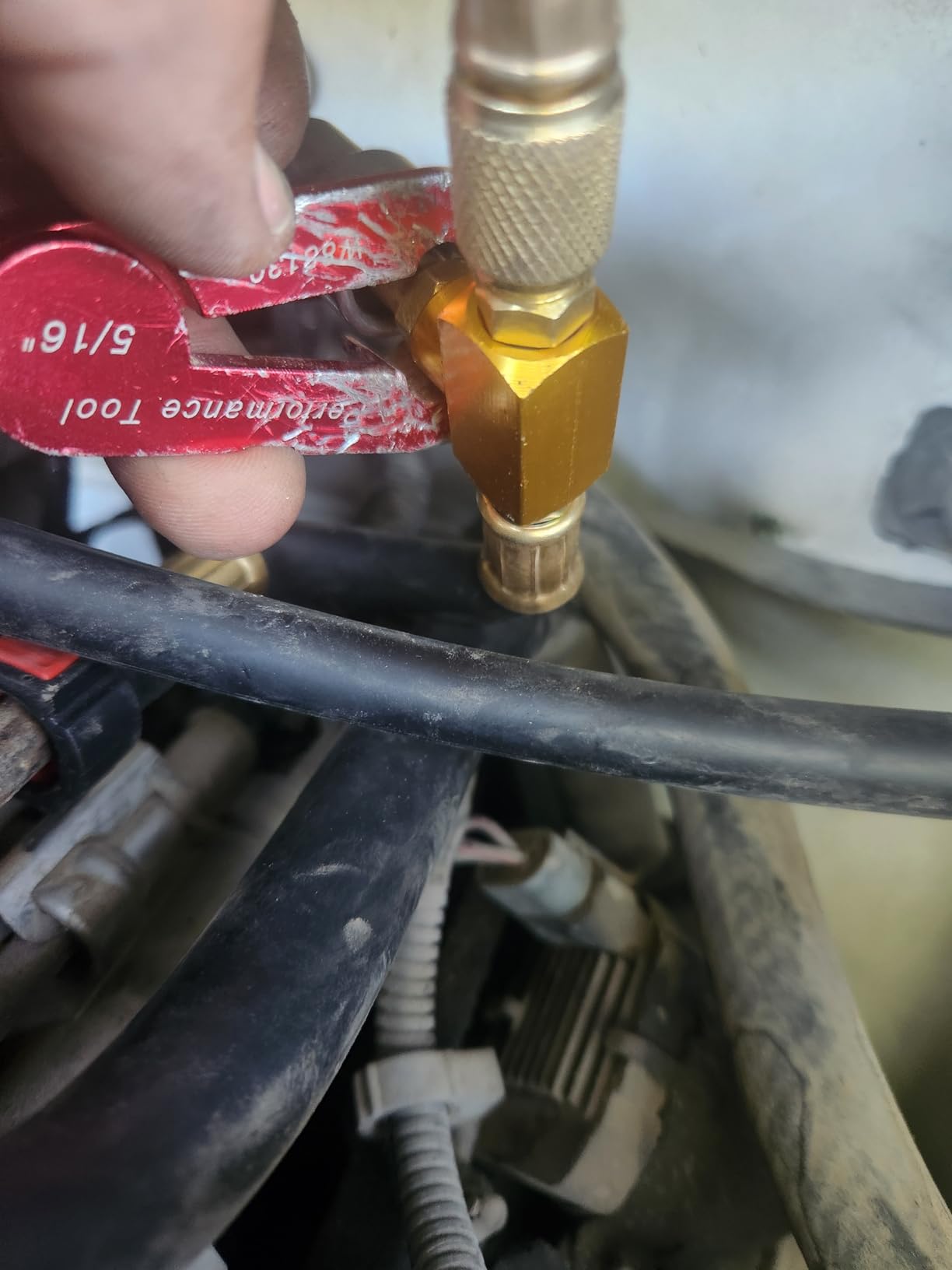 BETOOLL Fuel Pressure Test Kit 0-100PSI with 9.49,7.89,6.30 Fuel Line Fittings customer photo 1