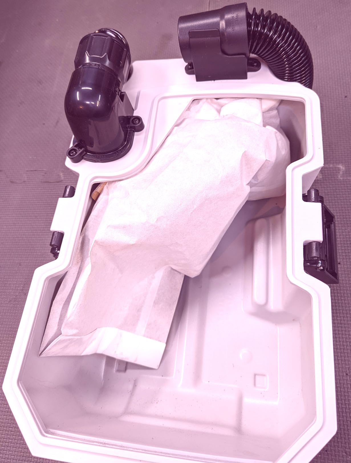 Makita XCV11Z 18V LXT Lithium-Ion Brushless Cordless 2 Gallon HEPA Filter Portable Wet/Dry Dust Extractor/Vacuum, Tool Only customer photo 1