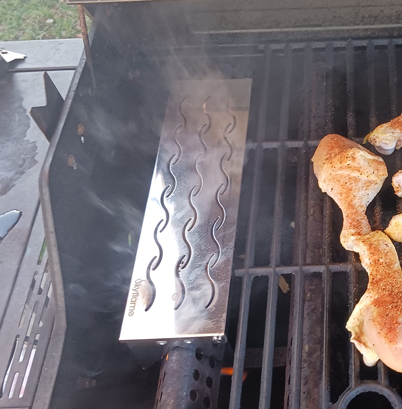 Skyflame Wood Chip Smoker Box for Charcoal, Propane Gas Grill customer photo 2