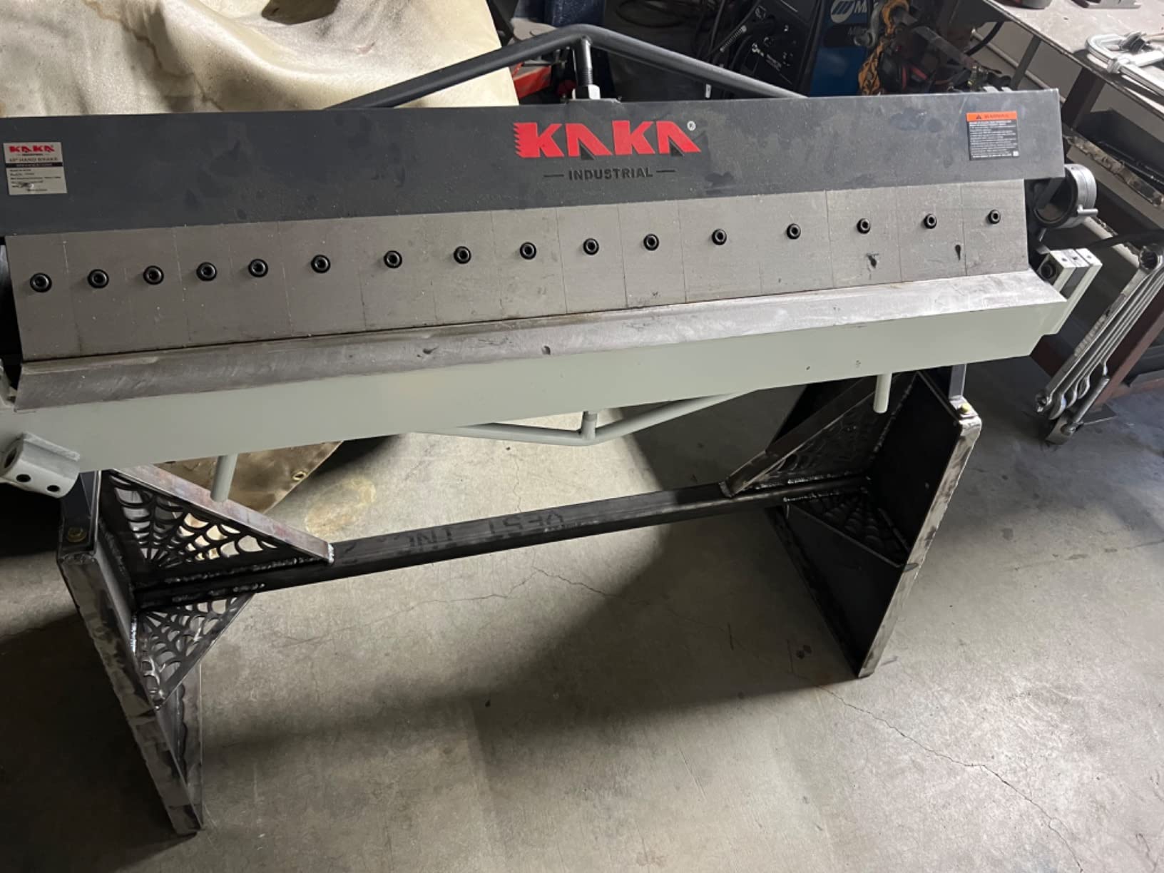 Box and Pan Brake, 48 in Sheet Metal Brake, 16 Gauge Mild Steel, 16 Removable Fingers, Blade Gap Adjustment, Straight Brake, KAKA INDUSTRIAL W-4816Z customer photo 1