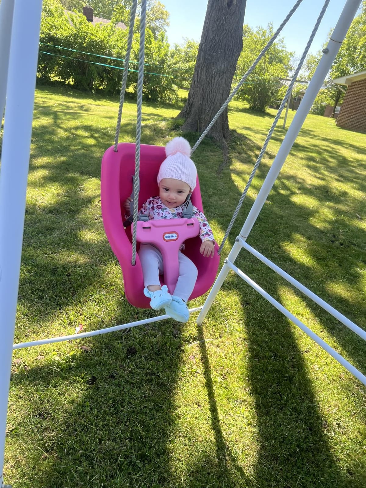 Little Tikes 2-in-1 Snug 'n Secure Swing Magenta customer photo 2