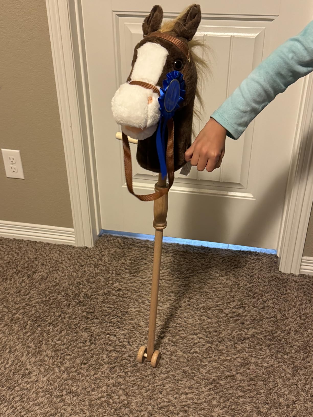 HollyHOME Stick Horse Hobby Horse Wood Handles Wheels 36'' Handcrafted customer photo 1