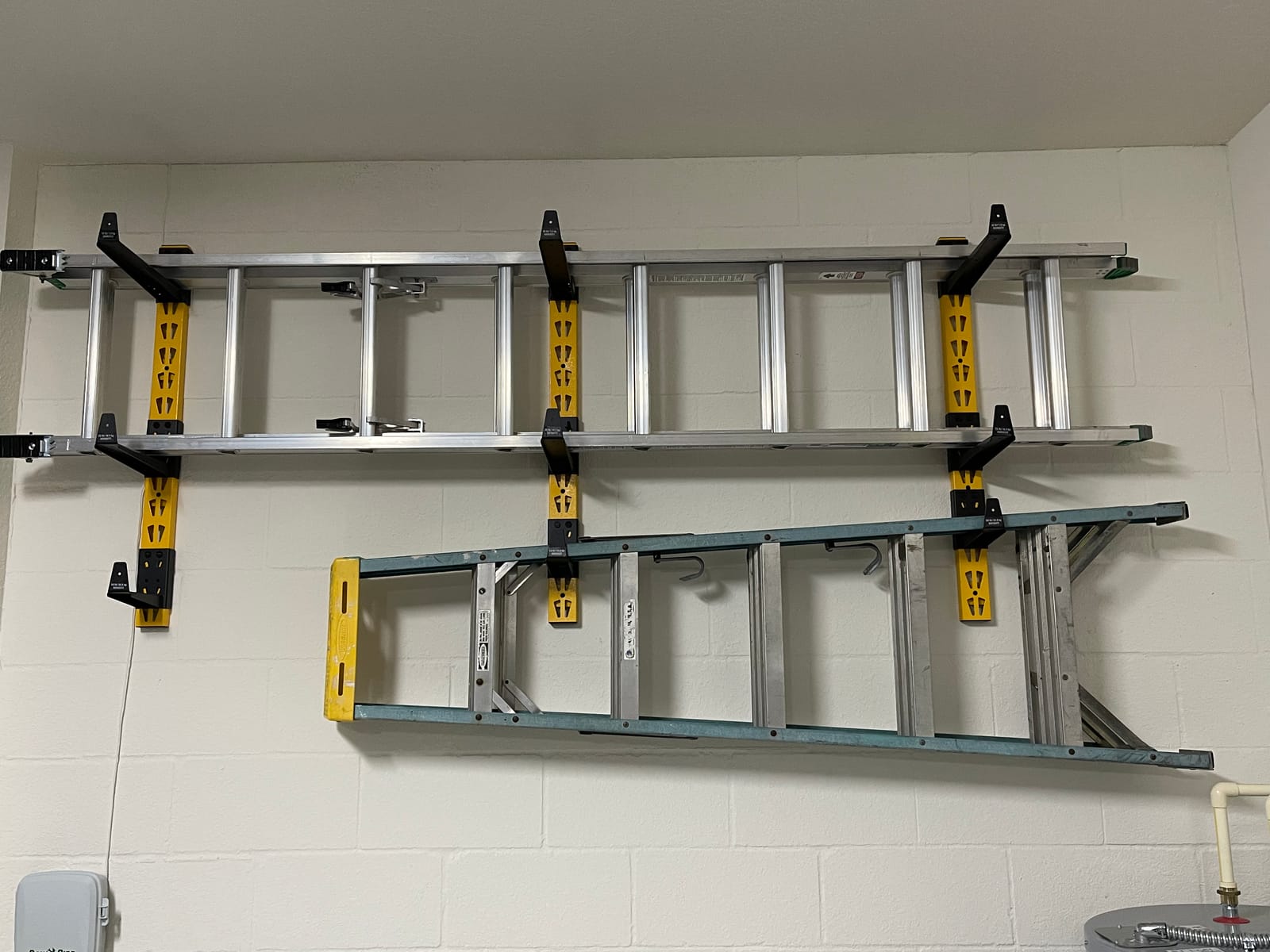 DEWALT 3-Piece Wall Mount Cantilever Wood and Lumber Storage Rack for Workshop Shelving, Multi-Depth Storage, Supports a Total of 273 lbs. customer photo 2