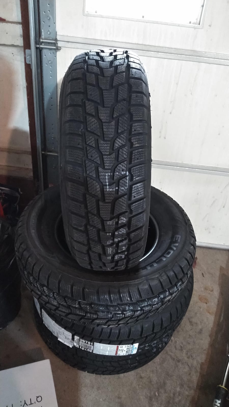Cooper Evolution Winter 255/55R18XL 109T Tire customer photo 1