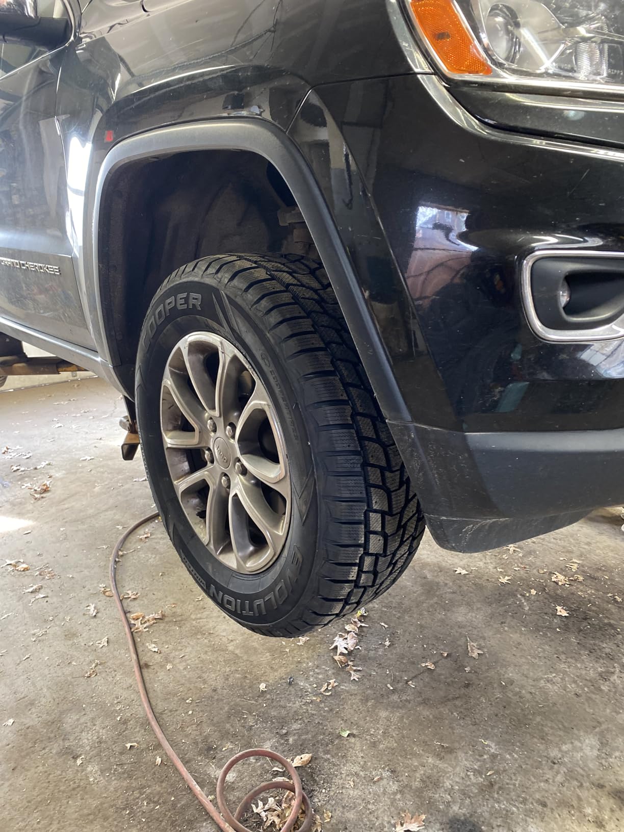 Cooper Evolution Winter 255/55R18XL 109T Tire customer photo 2