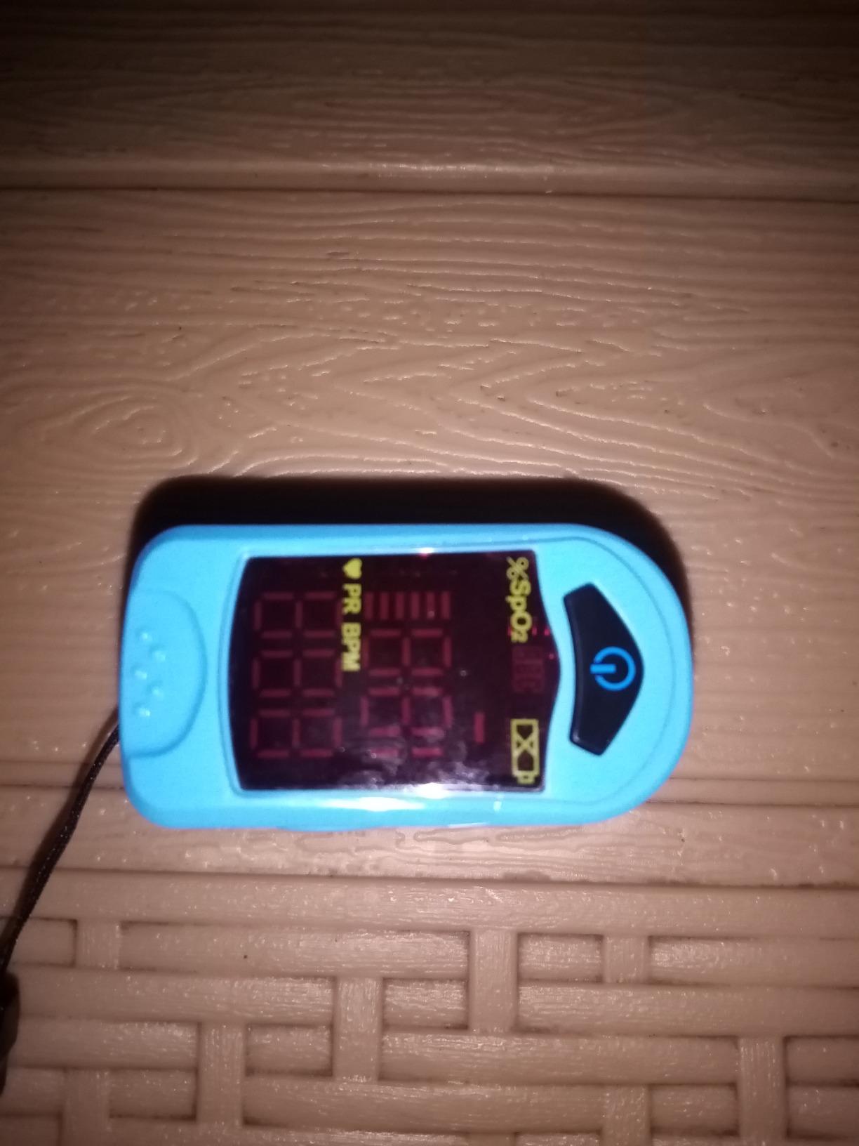 Carex Finger Pulse Oximeter Oxygen Saturation Monitor - Pulse Ox Fingertip o2 Monitor for Pediatric and Adult - Comes with a Lanyard customer photo 1