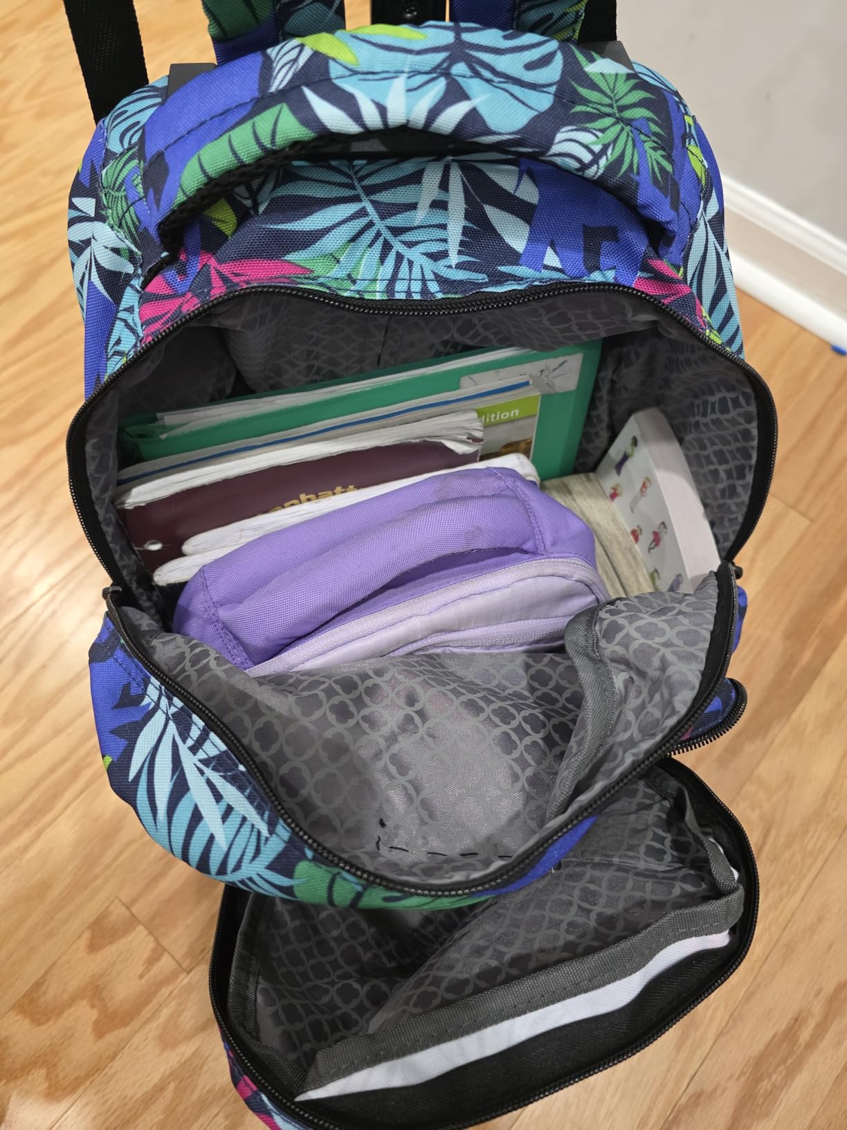 J World New York Sunny Rolling Backpack for Kids and Adults, Graffiti, 17 X 11.5X 5.5