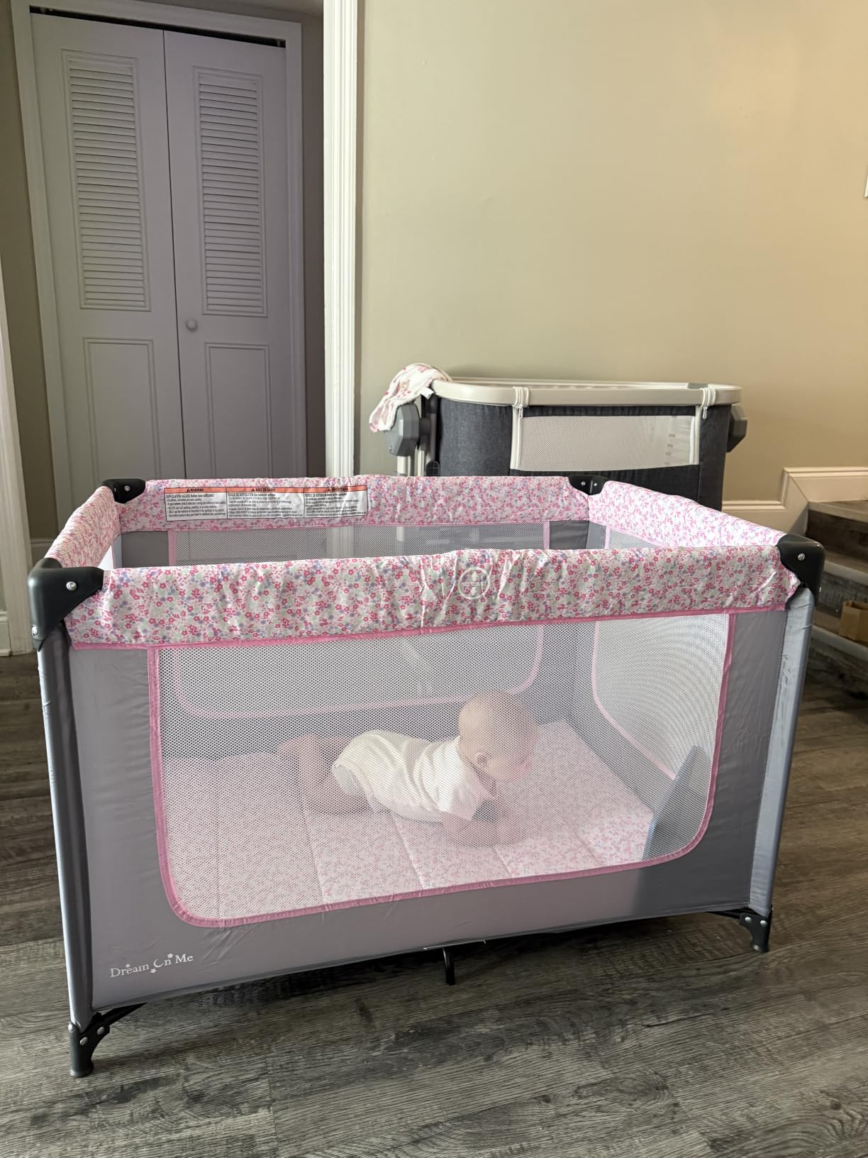 Dream On Me Zodiak Portable Playard, Compact for Travel, Carry Bag, Black customer photo 2