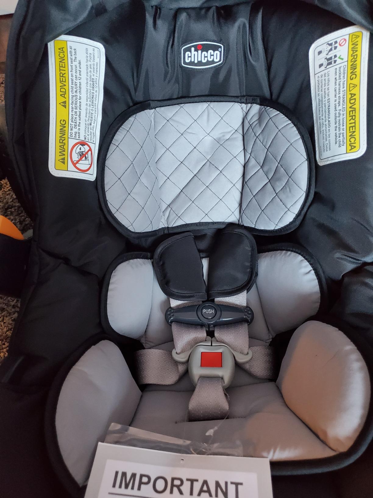 Chicco Viaro Travel System, Viaro Quick-Fold Stroller with KeyFit 30 Infant Car Seat and Base, Black/Black customer photo 1