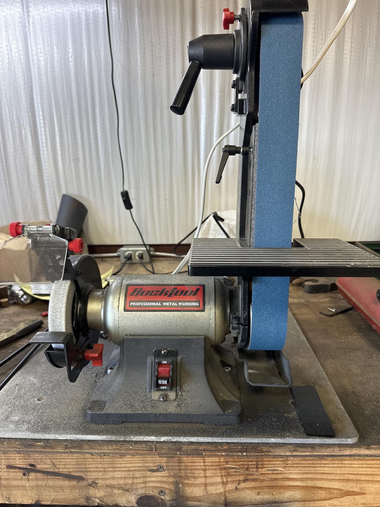 BUCKTOOL 2x42