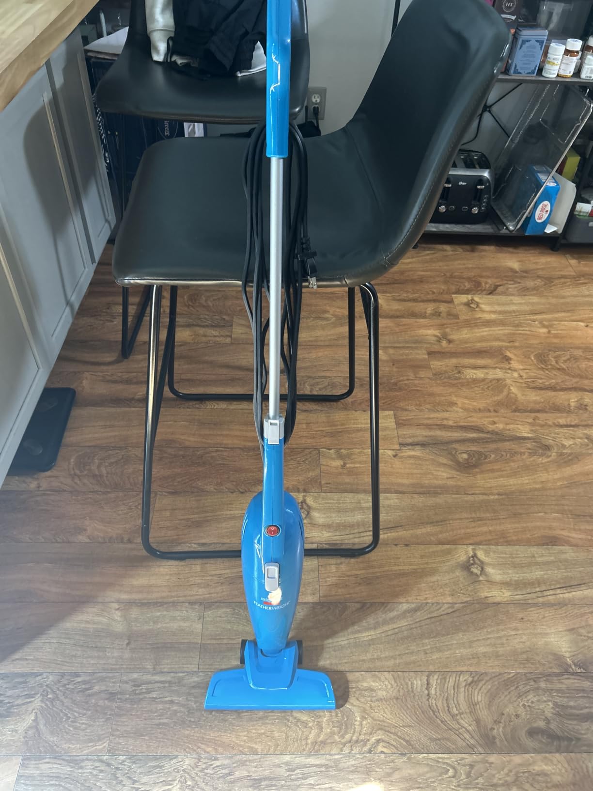 Bissell 2033M Featherweight Stick Lightweight Bagless Vacuum and Electric Broom with Crevice Tool for Hard Floors and Carpets, Black customer photo 2