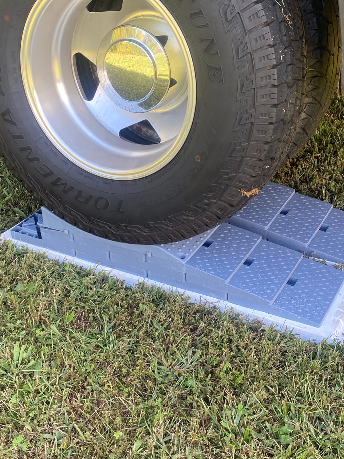 Homeon Wheels RV Leveling Blocks, 10-Pack Non-Slip Camper Levelers customer photo 2